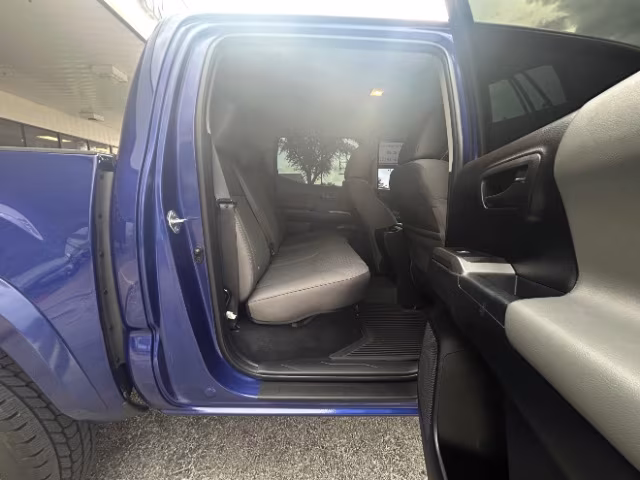 2022 Toyota Tacoma SR5 - Photo 10