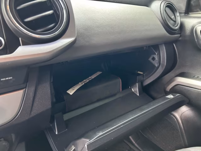 2022 Toyota Tacoma SR5 - Photo 16