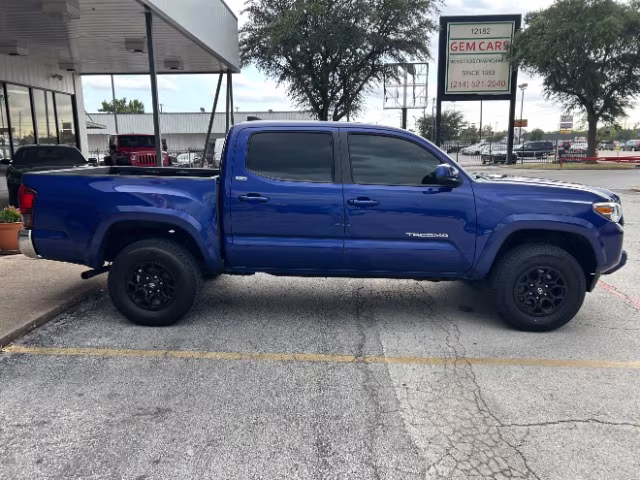 2022 Toyota Tacoma SR5 - Photo 8